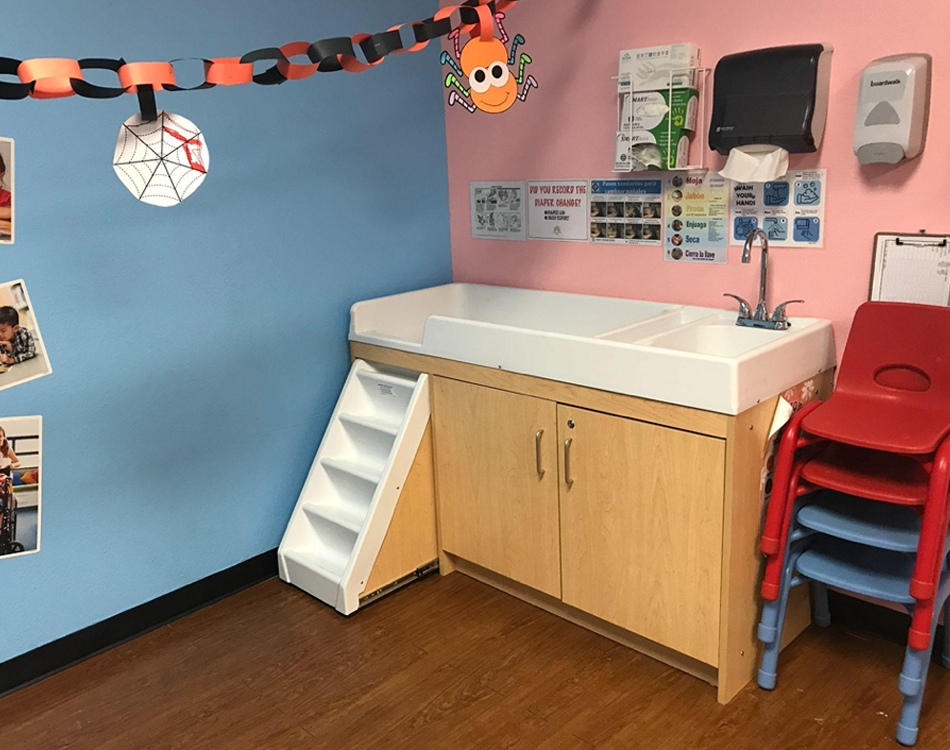 Changing Table 1 Wickeltisch