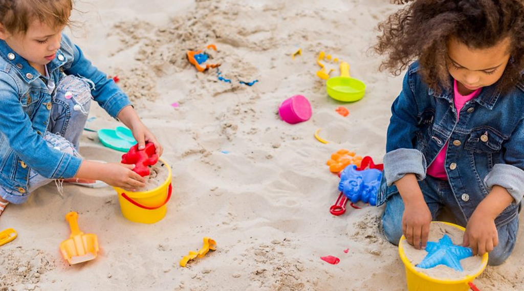 Solitary Play Matters: Unlocking Emotional and Cognitive Growth 27 Parallel Play 2 Years