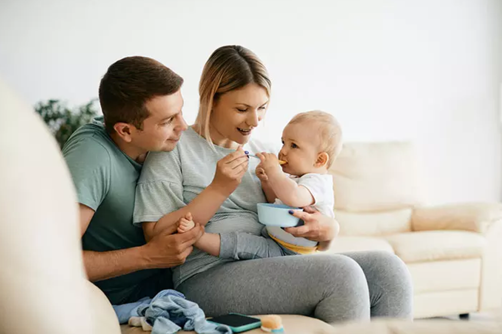Understanding Emotional Development in Childhood 9 Social Referencing 8 to 10 Months