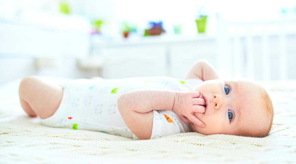 Solitary Play Matters: Unlocking Emotional and Cognitive Growth 24 Unoccupied Play 0 – 3 Months