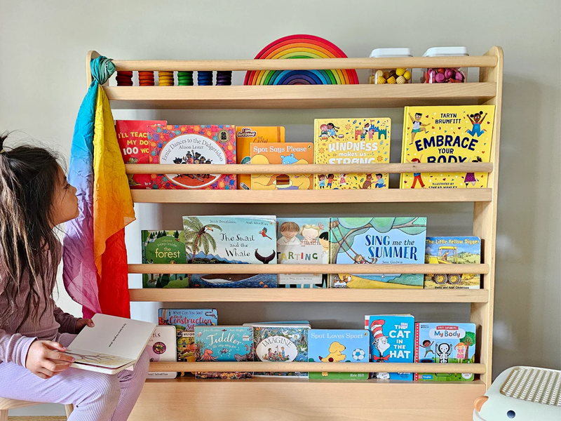 How to Set up your Preschool Art Center? 13 preschool art center bookshelf
