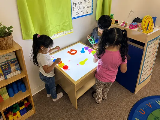 How to Make the Most of a Preschool Light Table? 2 Light Table Classroom Layout